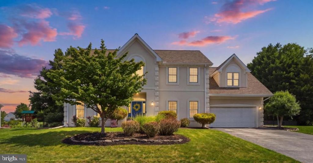 Image 1 of property listing at 2632 FARMSTEAD WAY, York, PA 17408