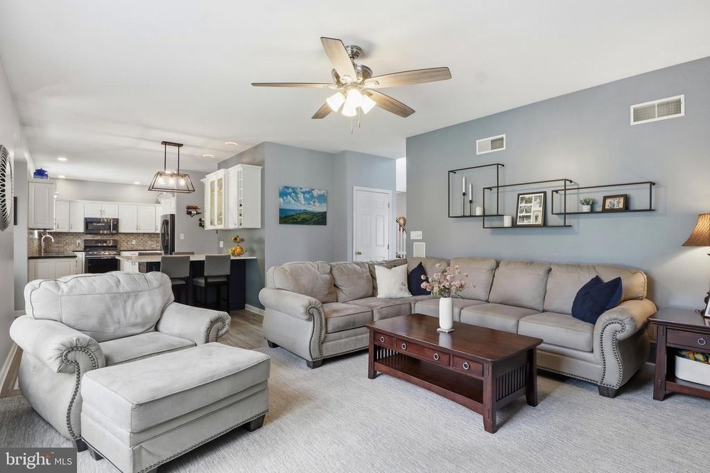 Image 12 of property listing at 2632 FARMSTEAD WAY, York, PA 17408