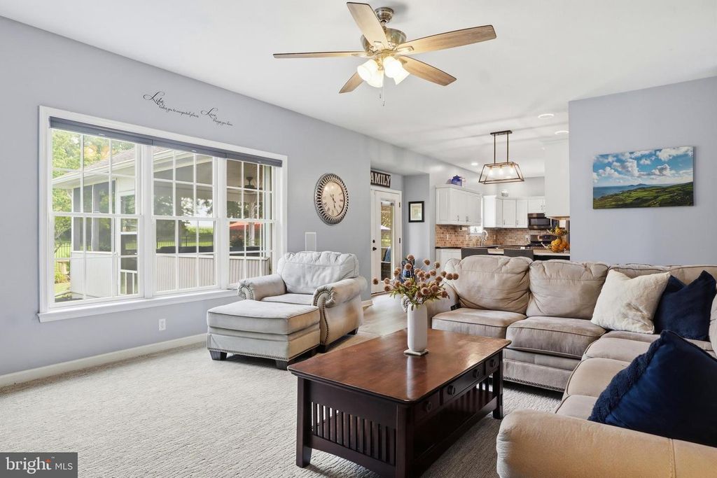 Image 14 of property listing at 2632 FARMSTEAD WAY, York, PA 17408