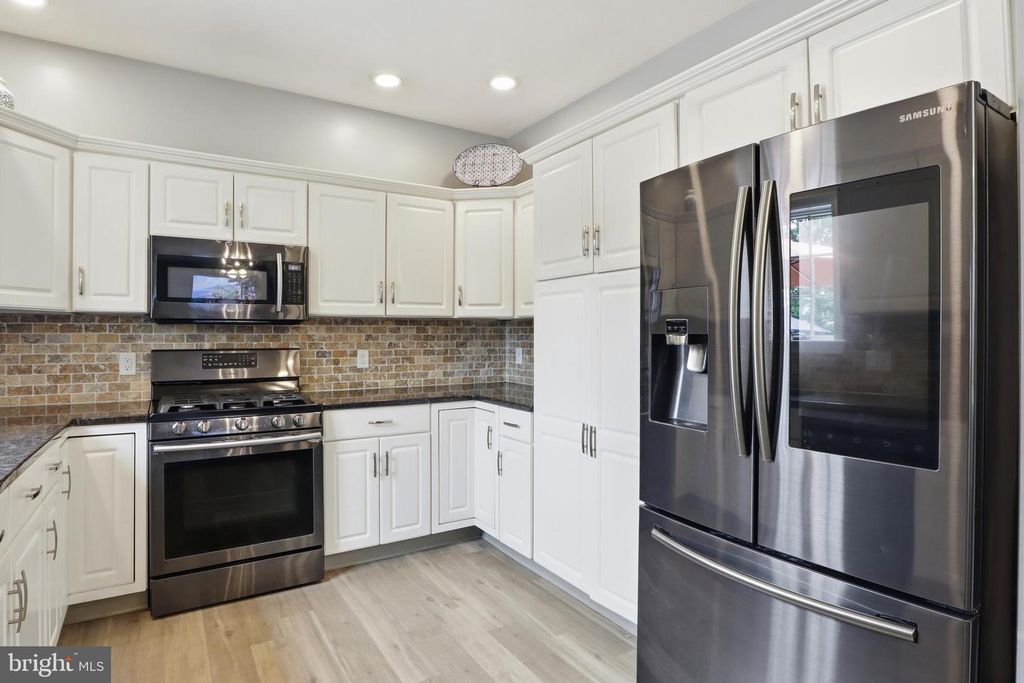 Image 19 of property listing at 2632 FARMSTEAD WAY, York, PA 17408