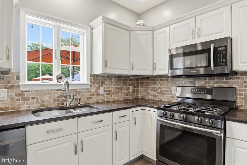 Image 20 of property listing at 2632 FARMSTEAD WAY, York, PA 17408