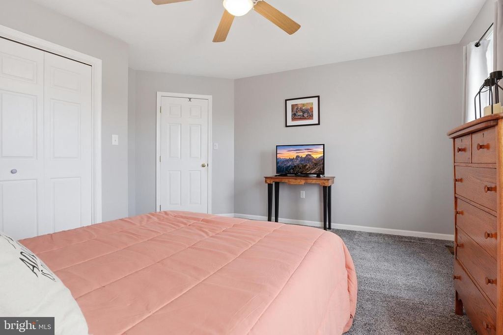 Image 28 of property listing at 2632 FARMSTEAD WAY, York, PA 17408