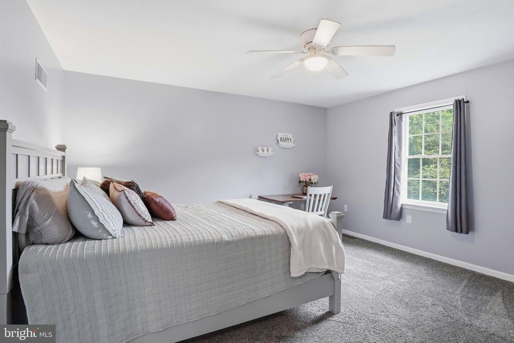 Image 30 of property listing at 2632 FARMSTEAD WAY, York, PA 17408
