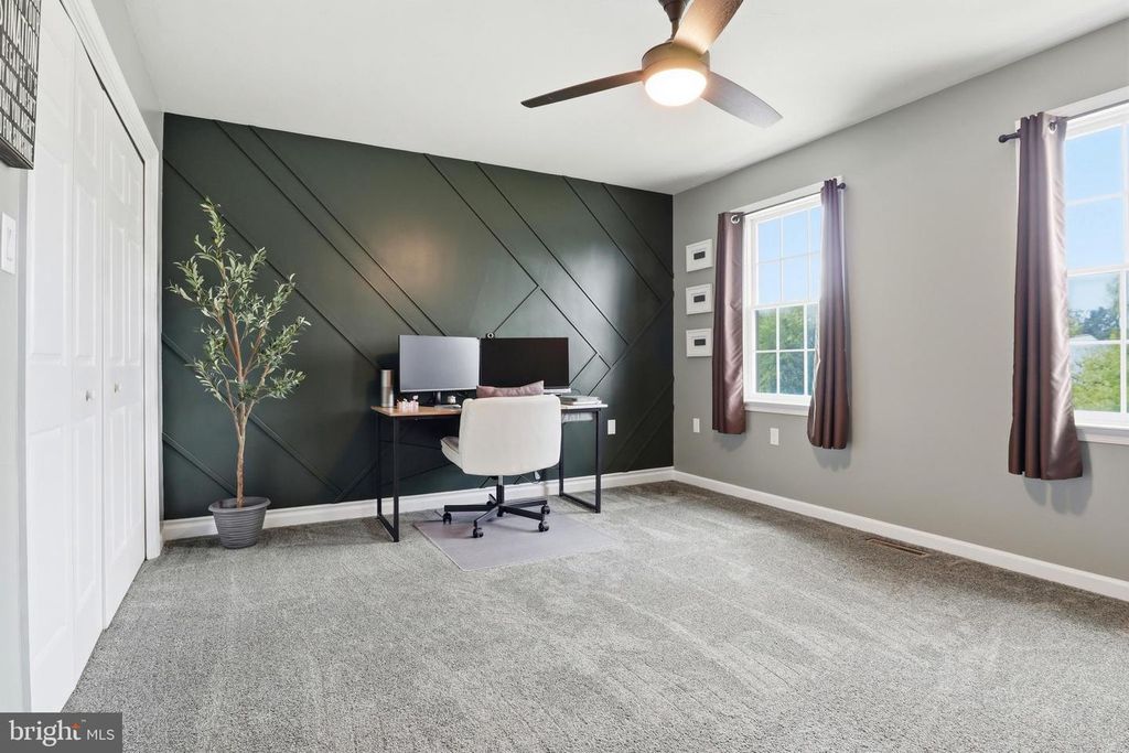 Image 37 of property listing at 2632 FARMSTEAD WAY, York, PA 17408