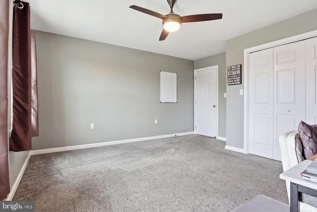 Image 38 of property listing at 2632 FARMSTEAD WAY, York, PA 17408