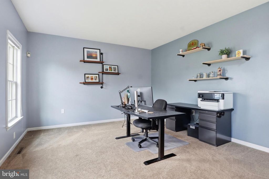 Image 6 of property listing at 2632 FARMSTEAD WAY, York, PA 17408