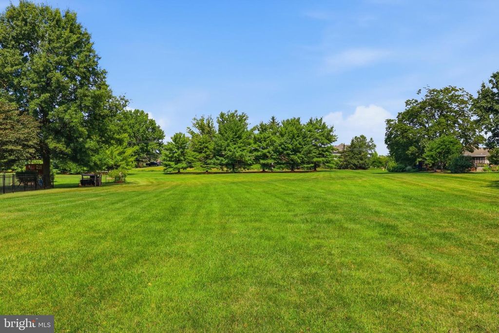 Image 69 of property listing at 2632 FARMSTEAD WAY, York, PA 17408