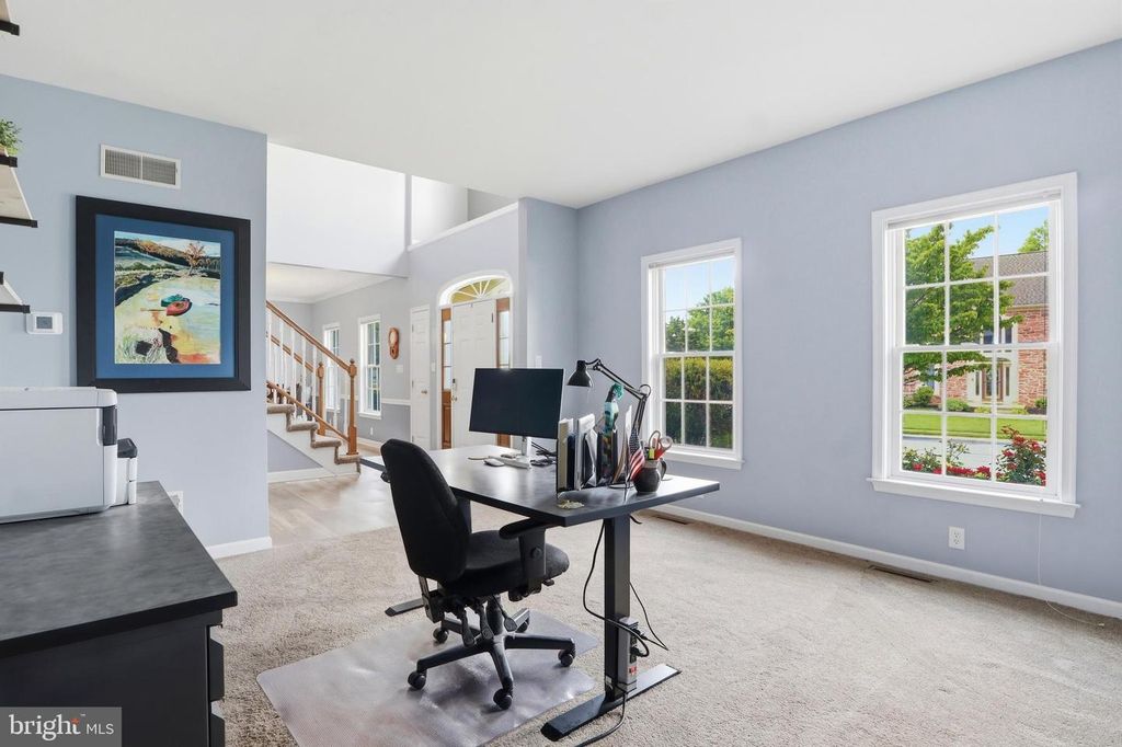 Image 7 of property listing at 2632 FARMSTEAD WAY, York, PA 17408