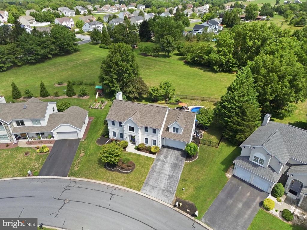 Image 71 of property listing at 2632 FARMSTEAD WAY, York, PA 17408