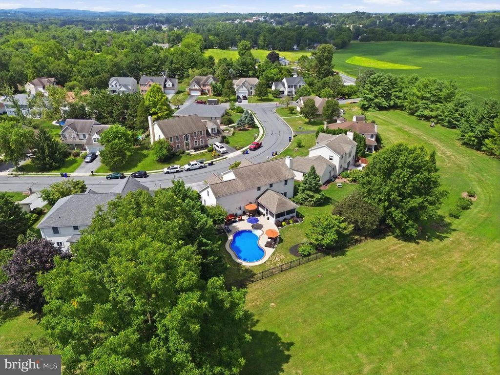 Image 77 of property listing at 2632 FARMSTEAD WAY, York, PA 17408
