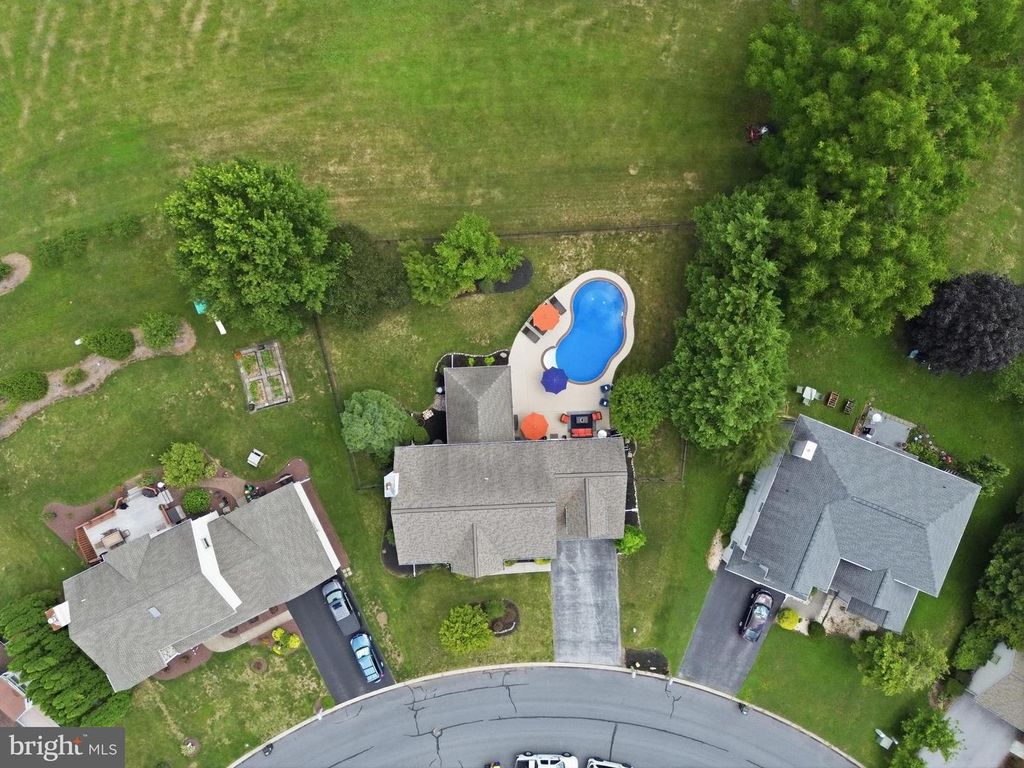Image 79 of property listing at 2632 FARMSTEAD WAY, York, PA 17408