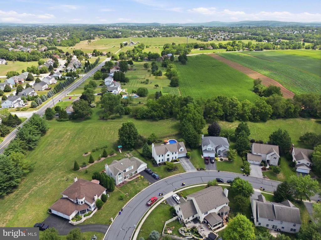 Image 81 of property listing at 2632 FARMSTEAD WAY, York, PA 17408