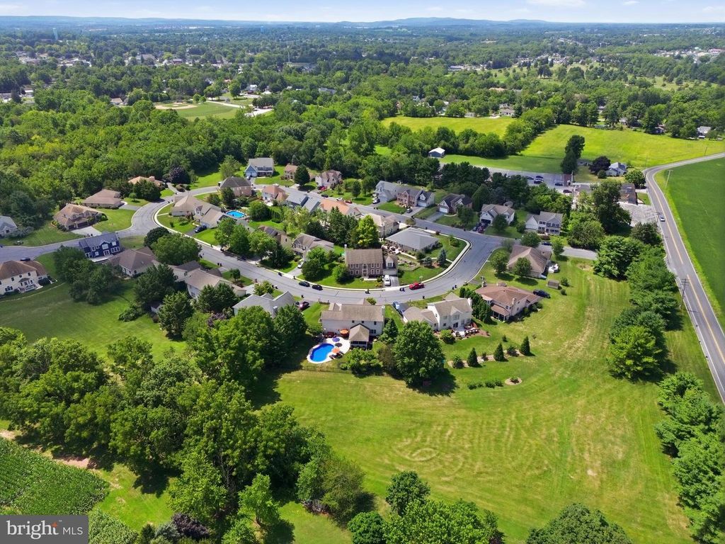 Image 83 of property listing at 2632 FARMSTEAD WAY, York, PA 17408