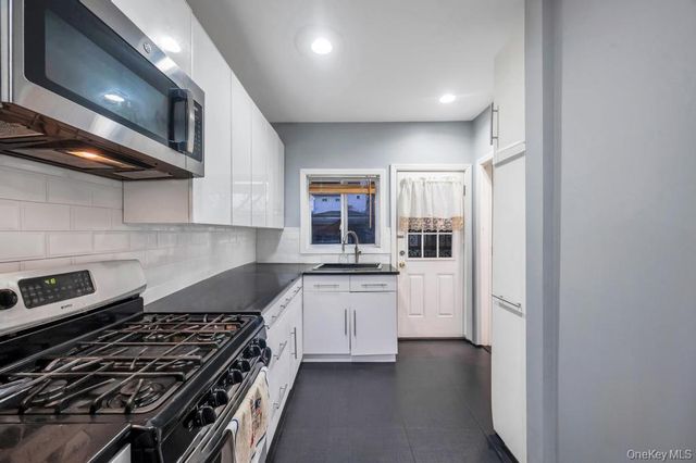 8631 131st Street, Richmond Hill, NY 11418