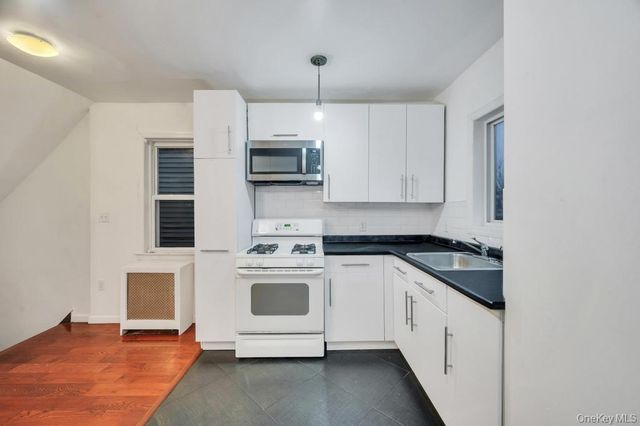 8631 131st Street, Richmond Hill, NY 11418