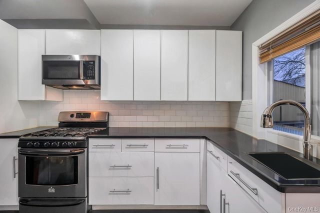 8631 131st Street, Richmond Hill, NY 11418