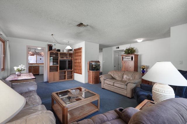 6908 Luella Anne Drive NE, Albuquerque, NM 87109