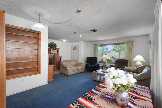 6908 Luella Anne Drive NE, Albuquerque, NM 87109