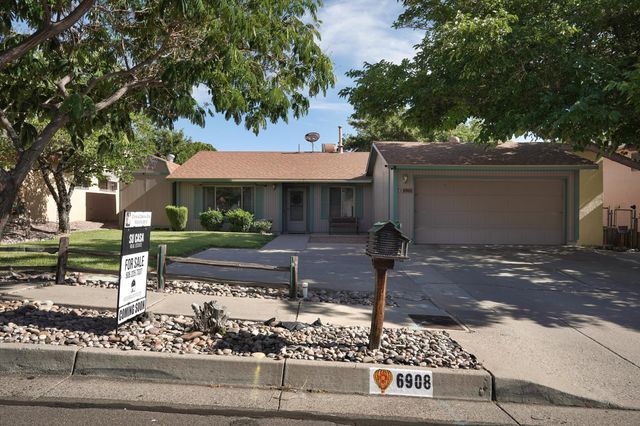6908 Luella Anne Drive NE, Albuquerque, NM 87109
