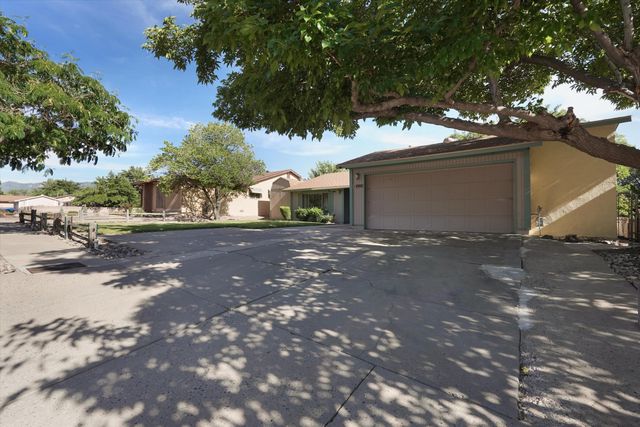 6908 Luella Anne Drive NE, Albuquerque, NM 87109