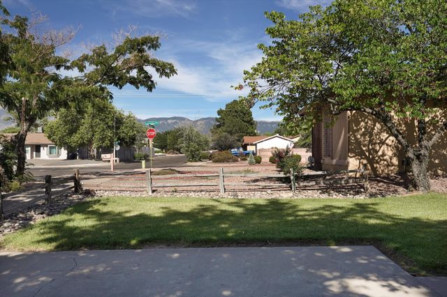 6908 Luella Anne Drive NE, Albuquerque, NM 87109