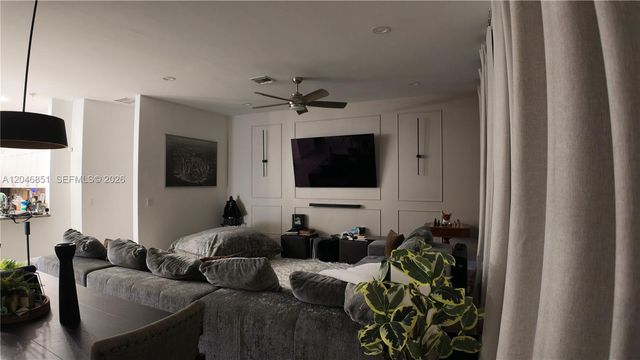 1831 SW 48th Avenue, West Park, FL 33023