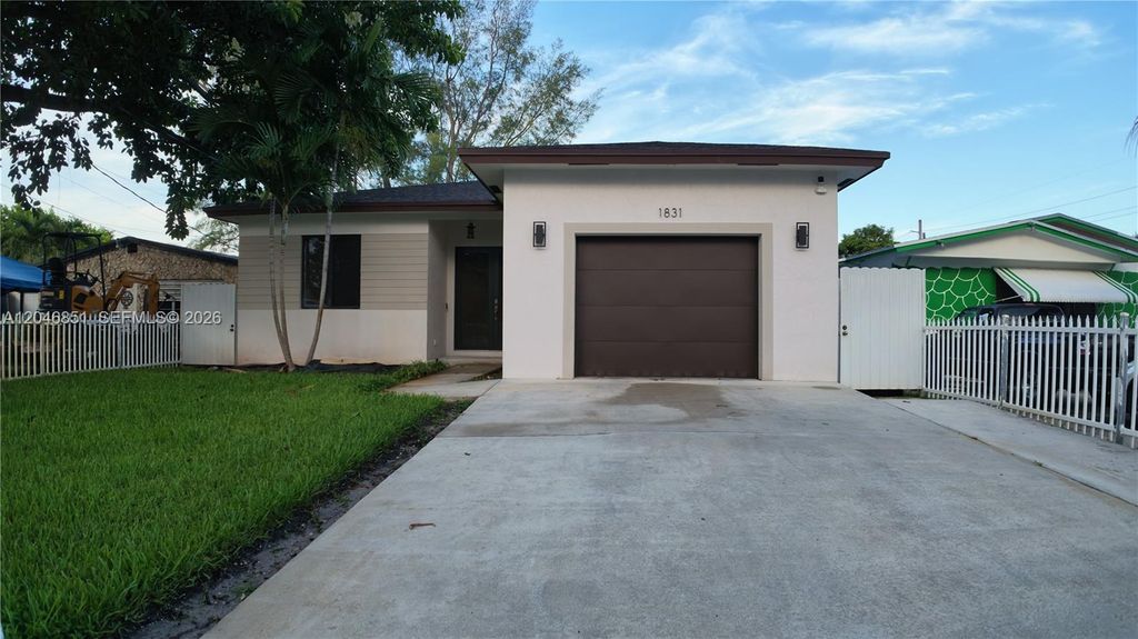 1831 SW 48th Avenue, West Park, FL 33023