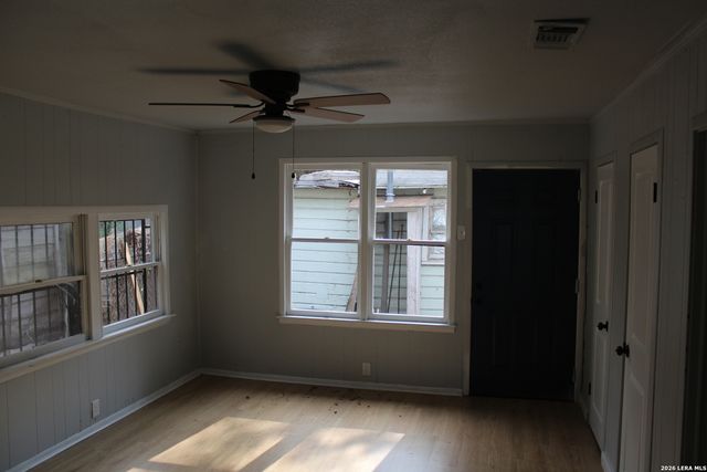 1109 Rivas, San Antonio, TX 78207