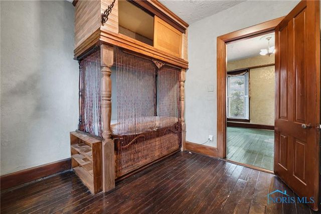 21356 State Route 12, Fostoria, OH 44830