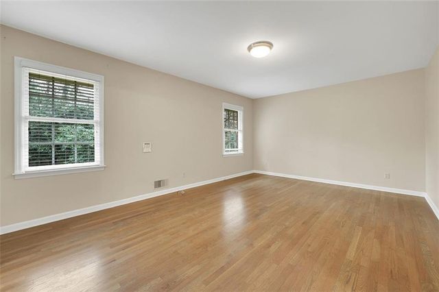 4517 E KINGS POINT Circle, Dunwoody, GA 30338