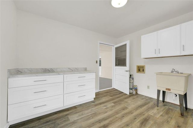 4517 E KINGS POINT Circle, Dunwoody, GA 30338