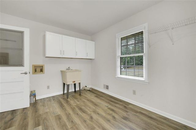 4517 E KINGS POINT Circle, Dunwoody, GA 30338