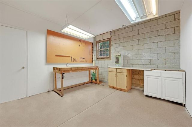 4517 E KINGS POINT Circle, Dunwoody, GA 30338