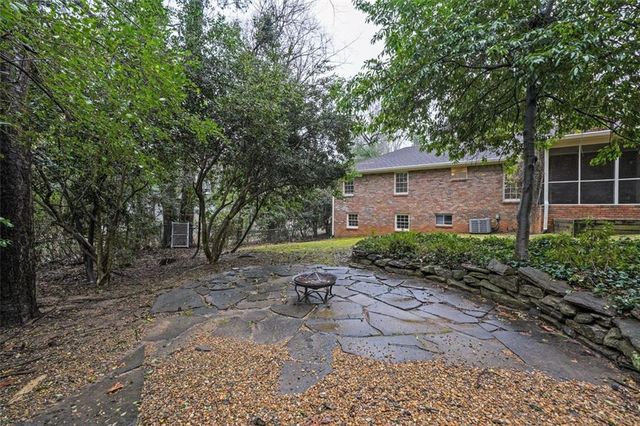 4517 E KINGS POINT Circle, Dunwoody, GA 30338
