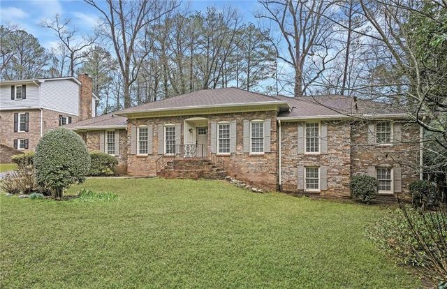 4517 E KINGS POINT Circle, Dunwoody, GA 30338