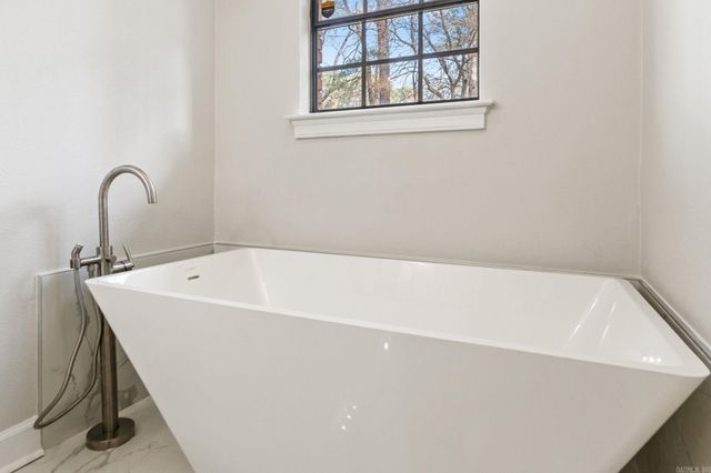 42 Westchester Court, Little Rock, AR 72223