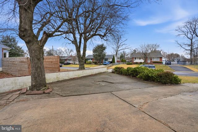 3220 GLENROSE AVE, Bristol, PA 19007