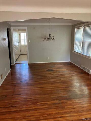 751 Dallas Drive, St Louis, MO 63125