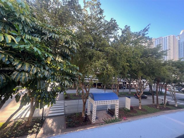 520 Brickell Key Drive O303, Miami, FL 33131