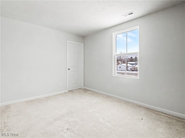 201 Taft Drive, Eastlake, OH 44095