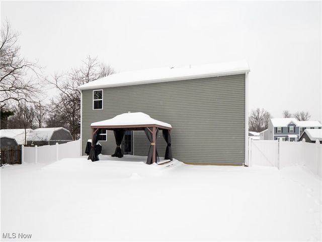 201 Taft Drive, Eastlake, OH 44095
