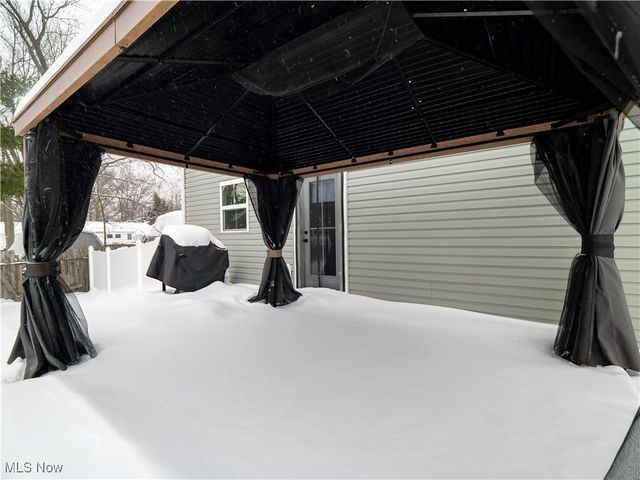 201 Taft Drive, Eastlake, OH 44095