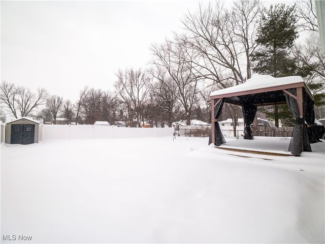 201 Taft Drive, Eastlake, OH 44095