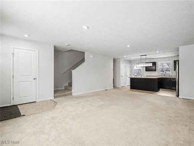 201 Taft Drive, Eastlake, OH 44095