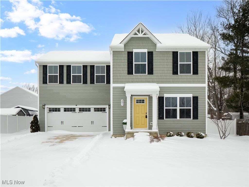 201 Taft Drive, Eastlake, OH 44095