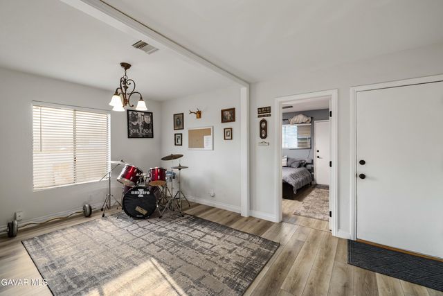 18557 Napa Street, Northridge, CA 91324