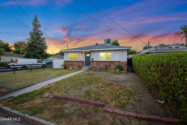 18557 Napa Street, Northridge, CA 91324