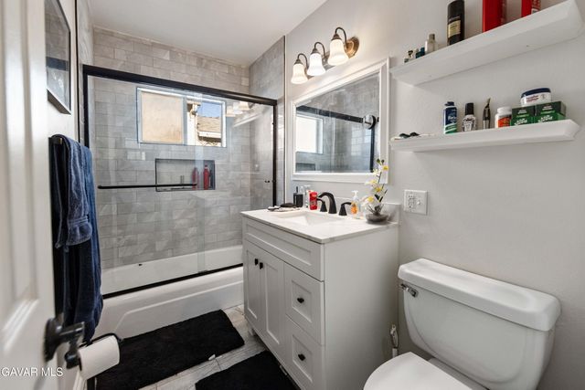 18557 Napa Street, Northridge, CA 91324