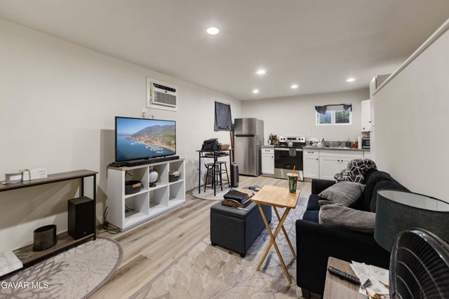 18557 Napa Street, Northridge, CA 91324