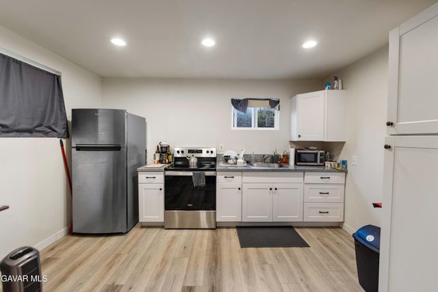 18557 Napa Street, Northridge, CA 91324